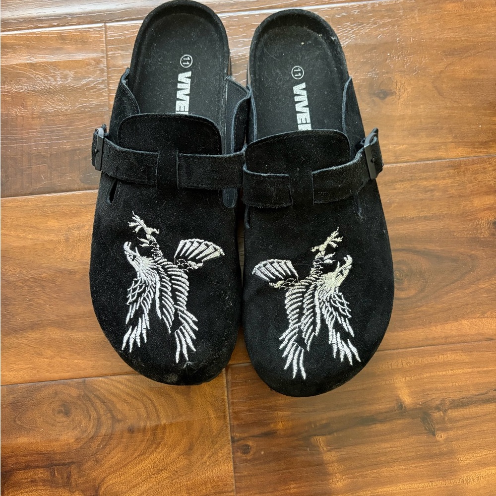 VIVERE Black Suede Embroidered Slip-On Shoes